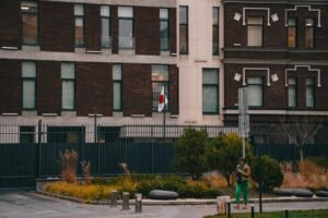 2 us embassy — Photo by Oleksandr Plakhota on Pexels