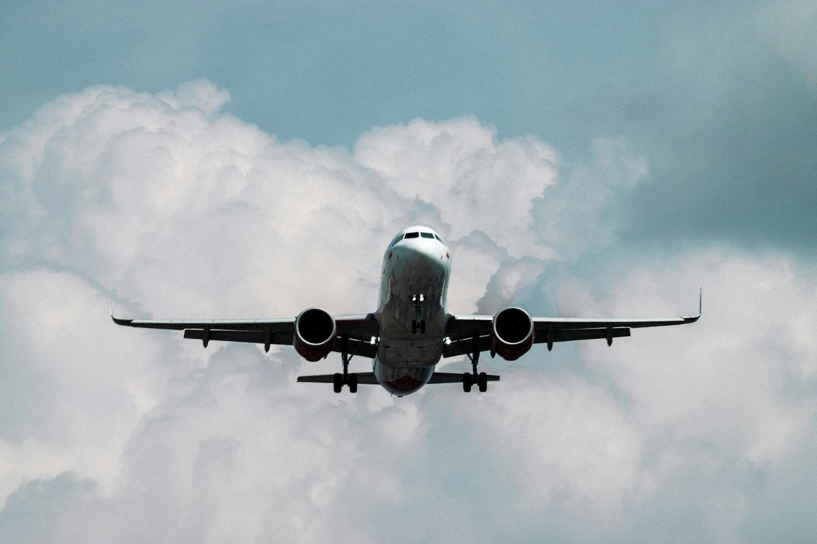 TrendEdge EXCLUSIVE: Aviation Industry Crisis Deepens Amid Iran Turmoil