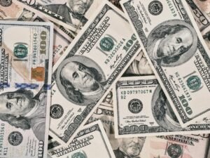 Dollar General vs Dollar Tree 2025: Which Is Actually Cheaper (We Checked 47 Items) — Photo by Engin Akyurt on Pexels