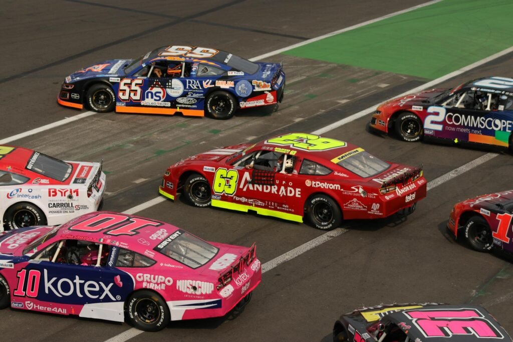 NASCAR fans racing — Photo by Diego Martinez on Pexels