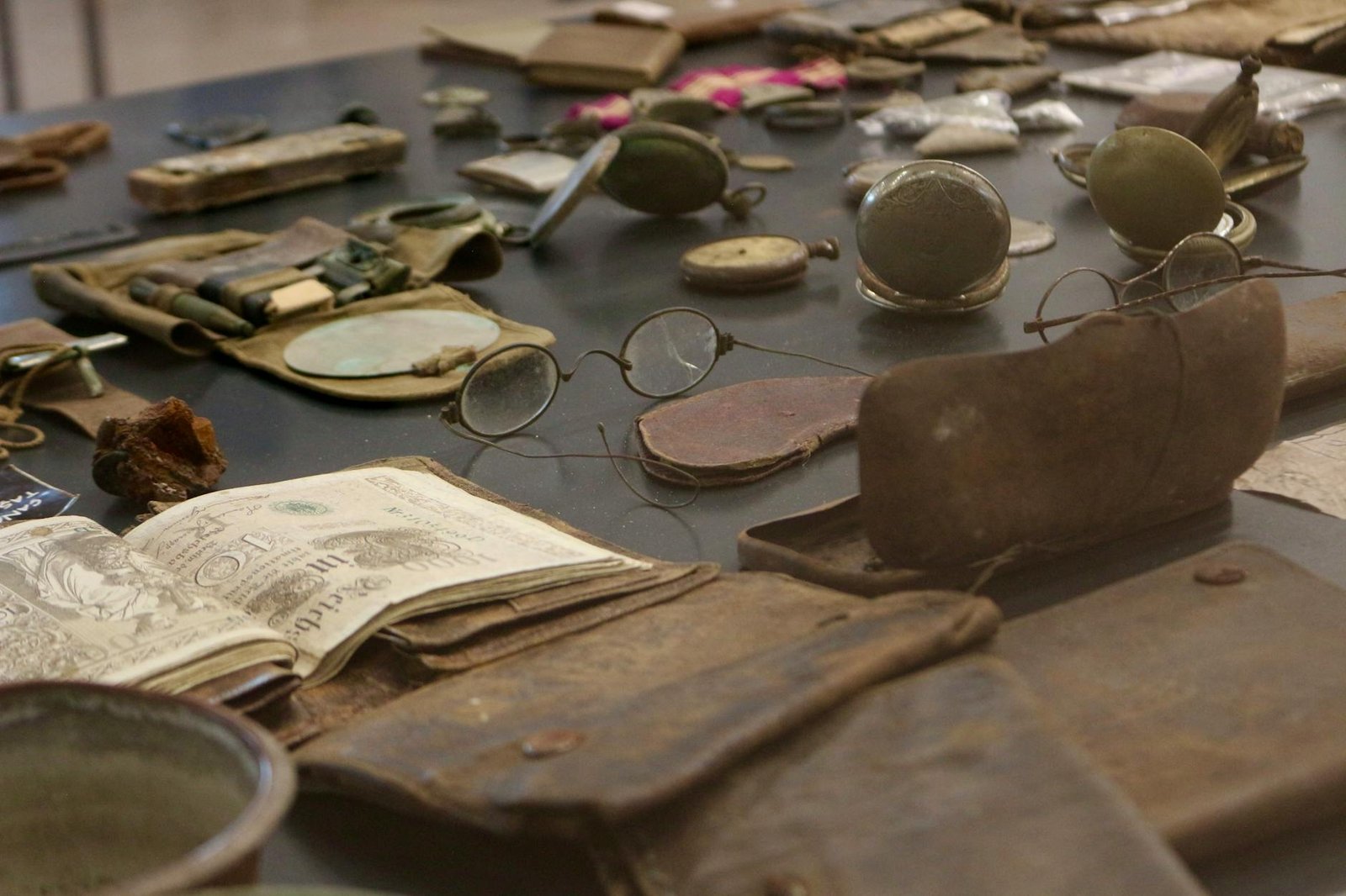 EXPOSED: PRICELESS 2 500 YEAR OLD GOLDEN HELMET RETURNED TO ROMANIA AFTER