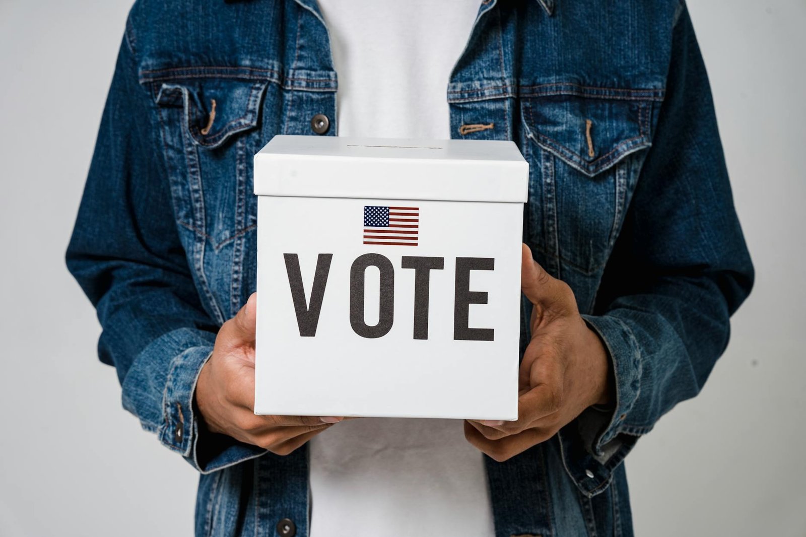 BY THE NUMBERS: DEMOCRATS GAIN MIDTERM EDGE  NPR POLL SHOWS  AND  U S  PAUSES  AP