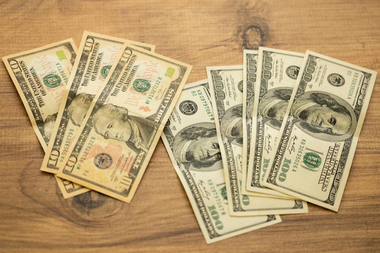 Dollar General vs Dollar Tree 2025: Which Is Actually Cheaper (We Checked 47 Items)